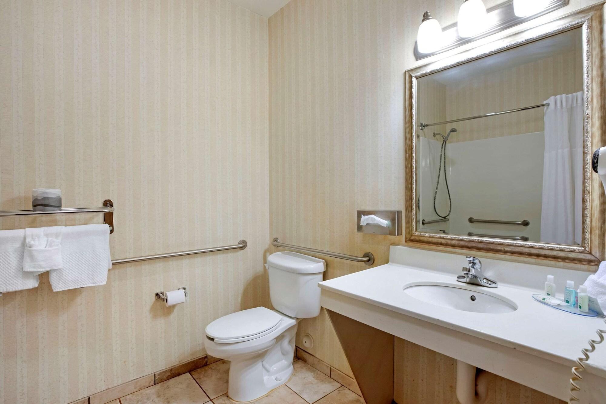 Quality Inn & Suites Wellington - Fort Collins Exteriér fotografie